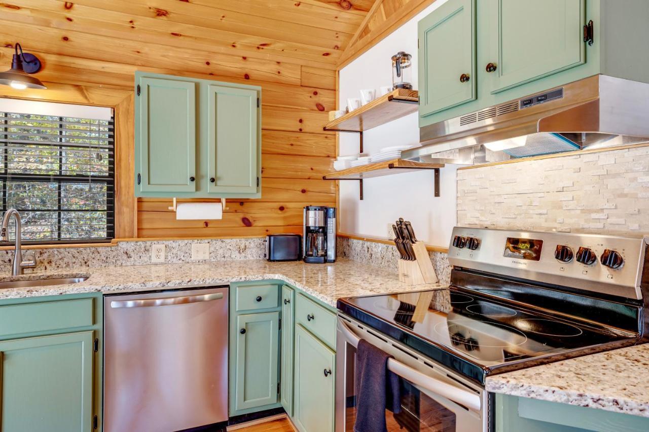 Happy Hideaway * Bryson City